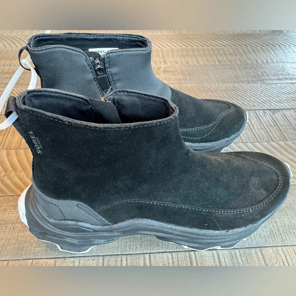 Sorel Kinetic Breakthru Acadia Waterproof Women's Shoe 9.5 (NWT)